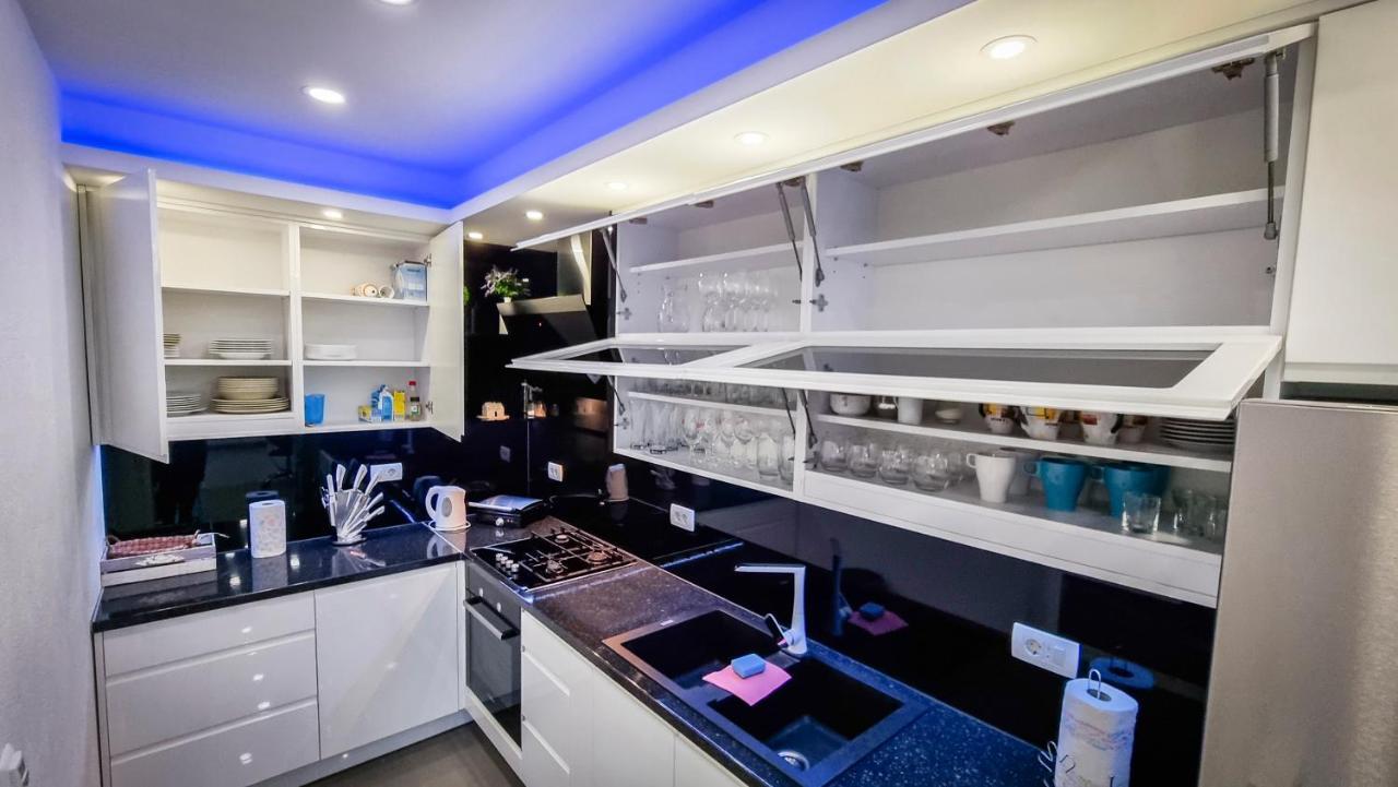Deluxe Apartment F & M Тучепи Экстерьер фото